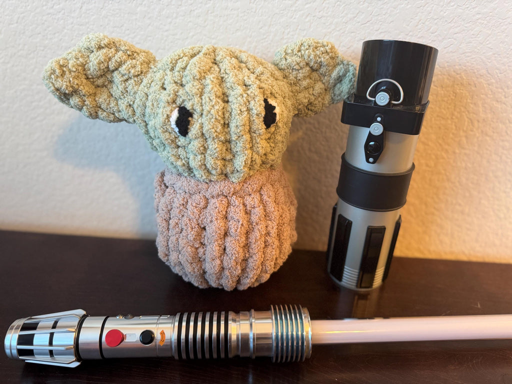 Hand-Knit Green Alien Master | Ideal Gift for Baby Showers, Birthdays & Holidays | Perfect for Lovers of the Force!
